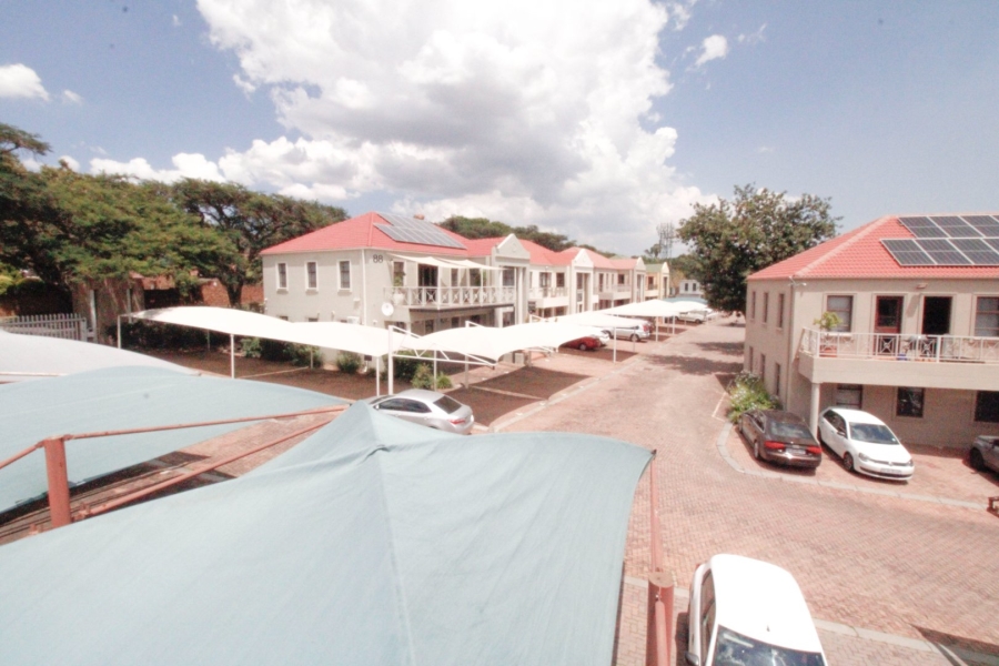 To Let Commercial Property for Rent in Lonehill Gauteng