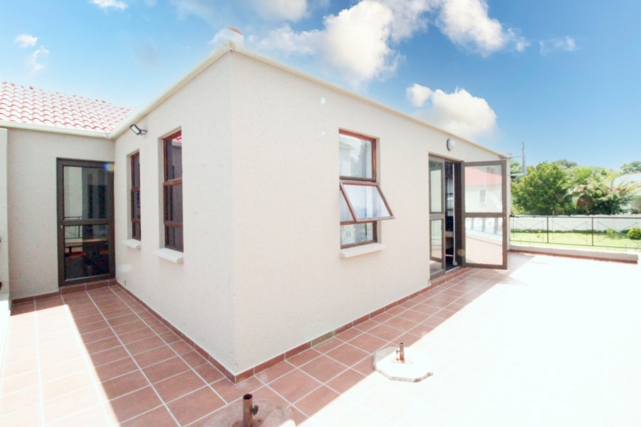 To Let Commercial Property for Rent in Lonehill Gauteng