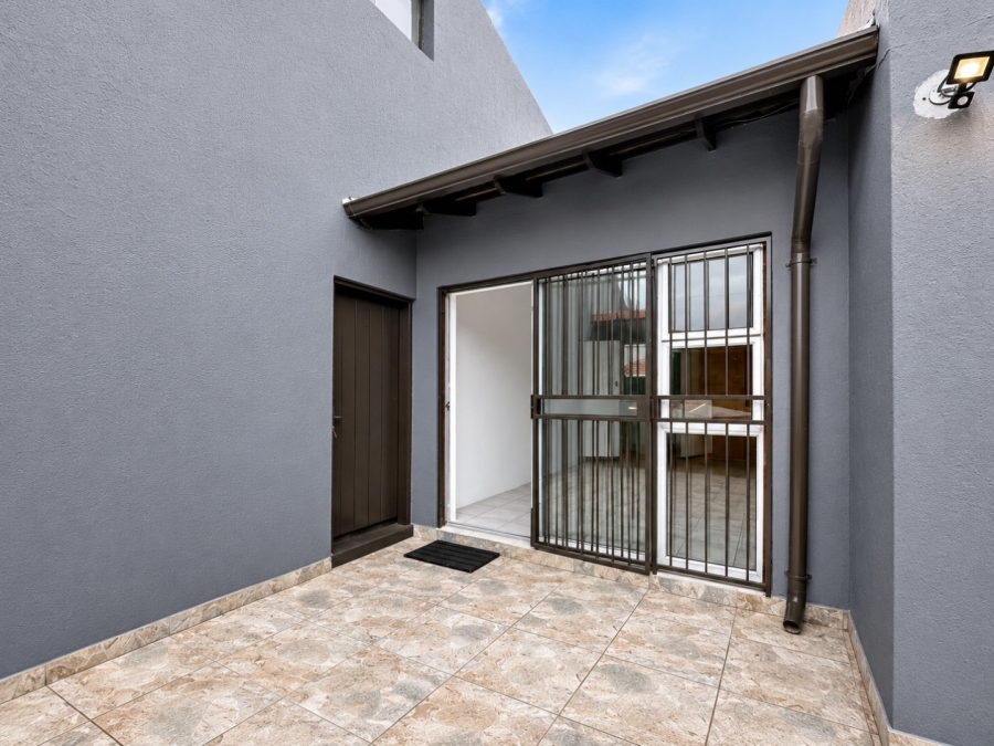To Let 1 Bedroom Property for Rent in Johannesburg North Gauteng