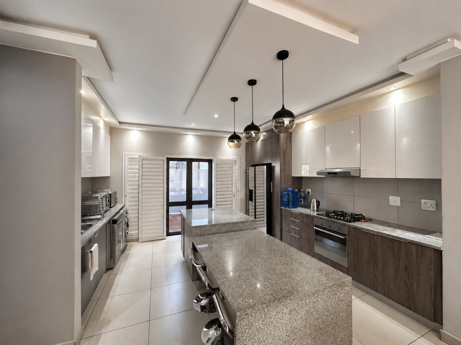 To Let 4 Bedroom Property for Rent in Bryanston Gauteng
