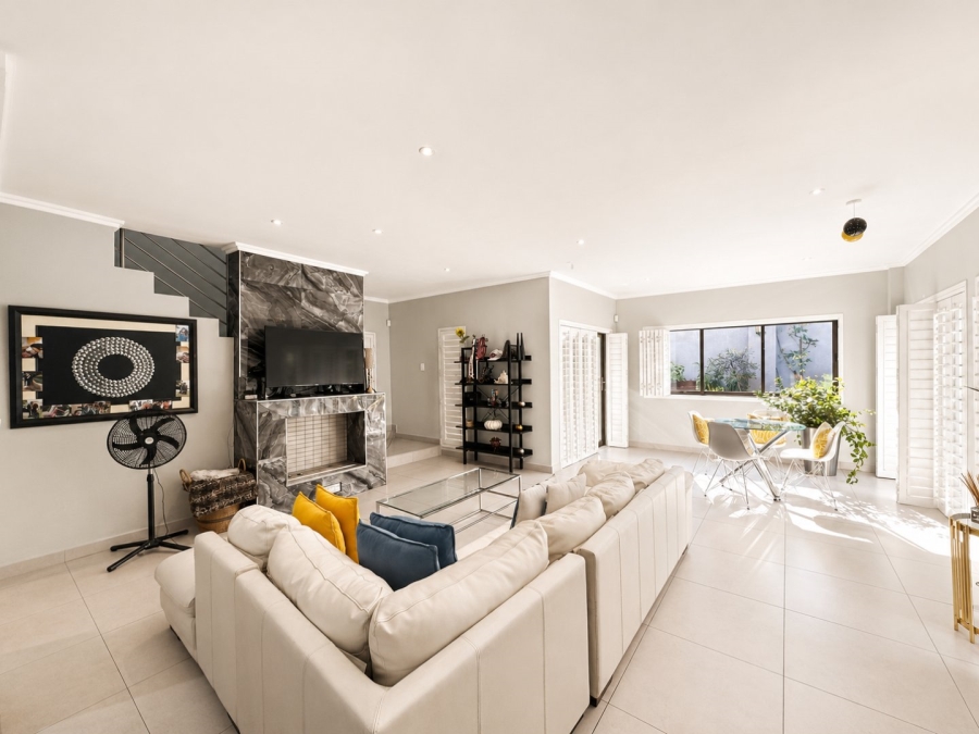 To Let 4 Bedroom Property for Rent in Bryanston Gauteng