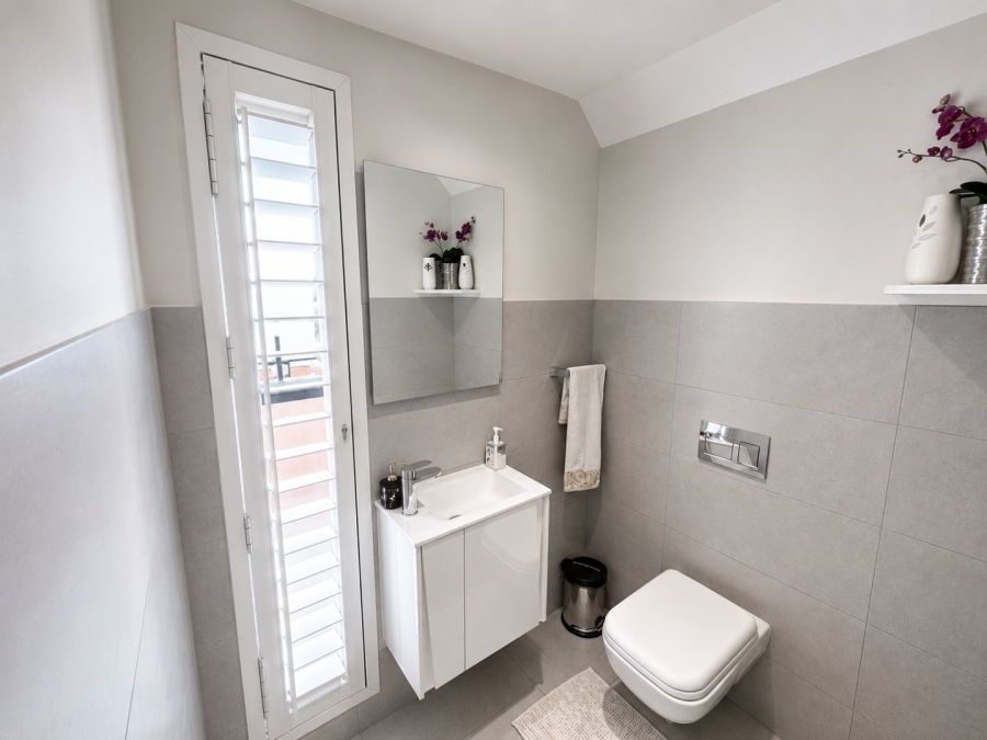 To Let 4 Bedroom Property for Rent in Bryanston Gauteng