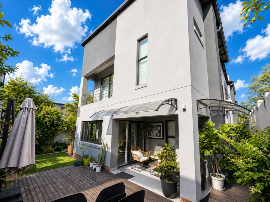 To Let 4 Bedroom Property for Rent in Bryanston Gauteng