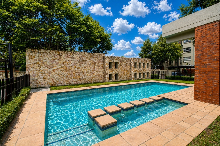 1 Bedroom Property for Sale in Lonehill Gauteng