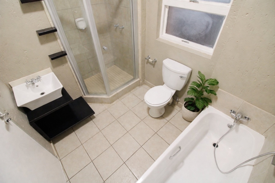 1 Bedroom Property for Sale in Lonehill Gauteng