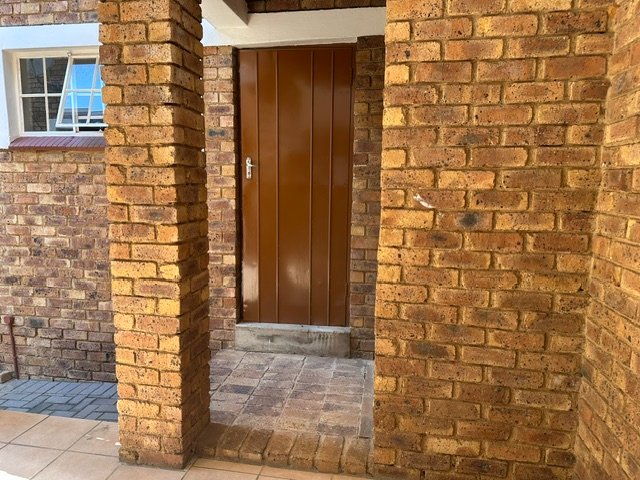 2 Bedroom Property for Sale in Honeydew Grove Gauteng
