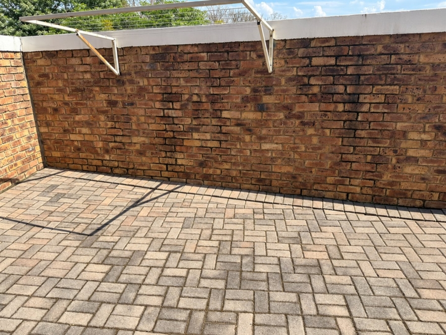 2 Bedroom Property for Sale in Honeydew Grove Gauteng