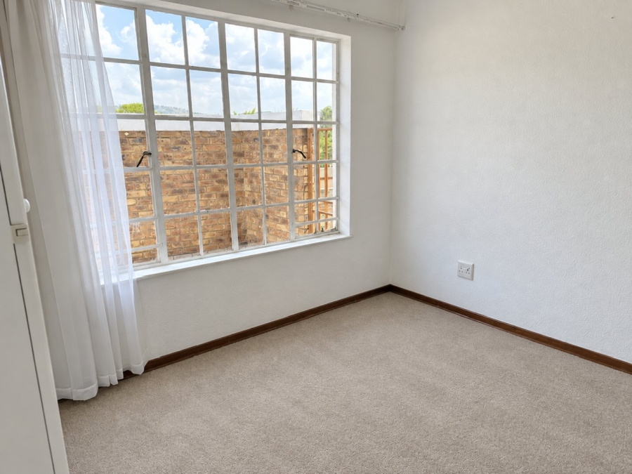 2 Bedroom Property for Sale in Honeydew Grove Gauteng