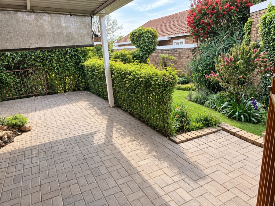 2 Bedroom Property for Sale in Honeydew Grove Gauteng