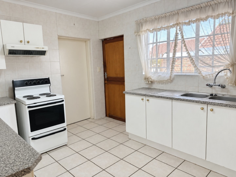 2 Bedroom Property for Sale in Honeydew Grove Gauteng
