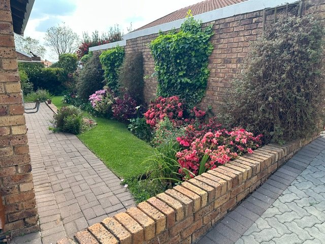 2 Bedroom Property for Sale in Honeydew Grove Gauteng