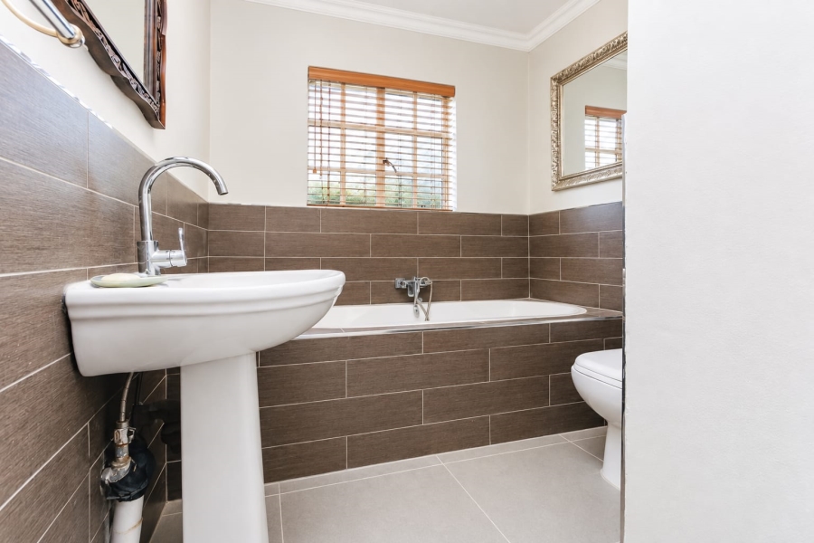 2 Bedroom Property for Sale in Sundowner Gauteng