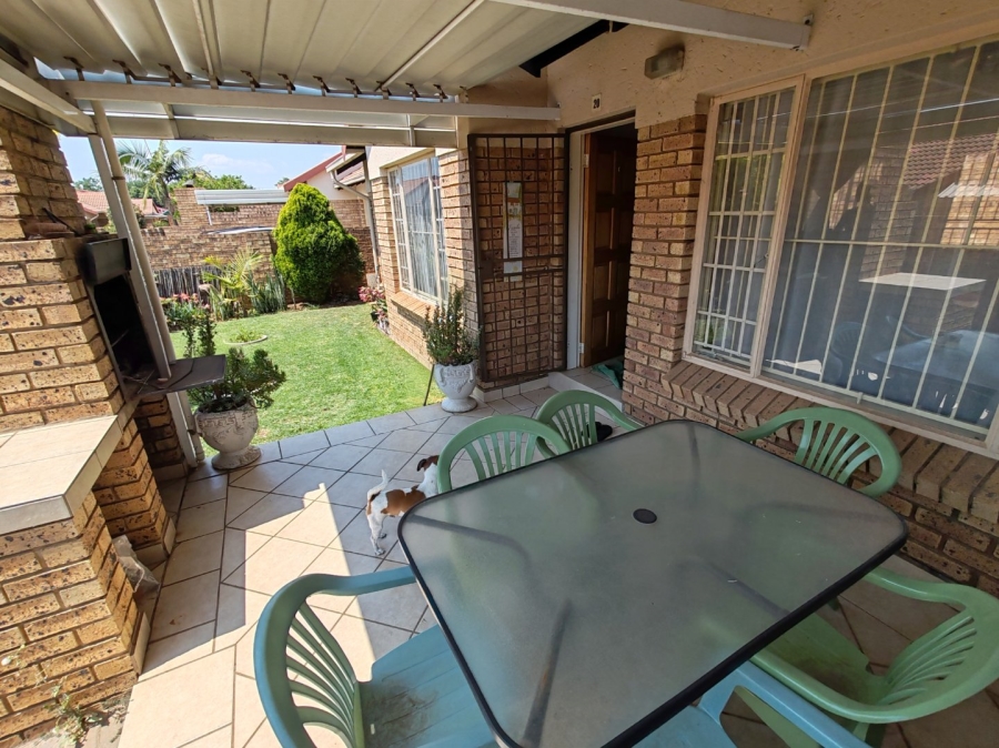 2 Bedroom Property for Sale in Montana Park Gauteng