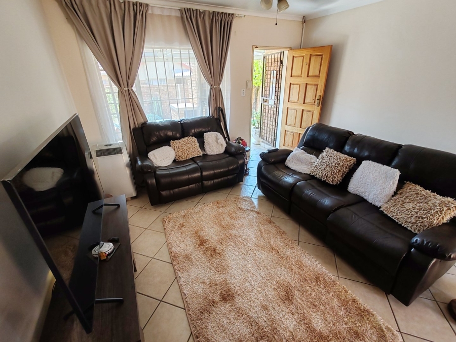 2 Bedroom Property for Sale in Montana Park Gauteng