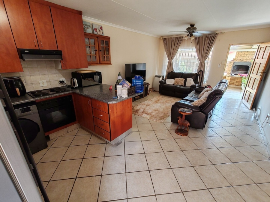 2 Bedroom Property for Sale in Montana Park Gauteng