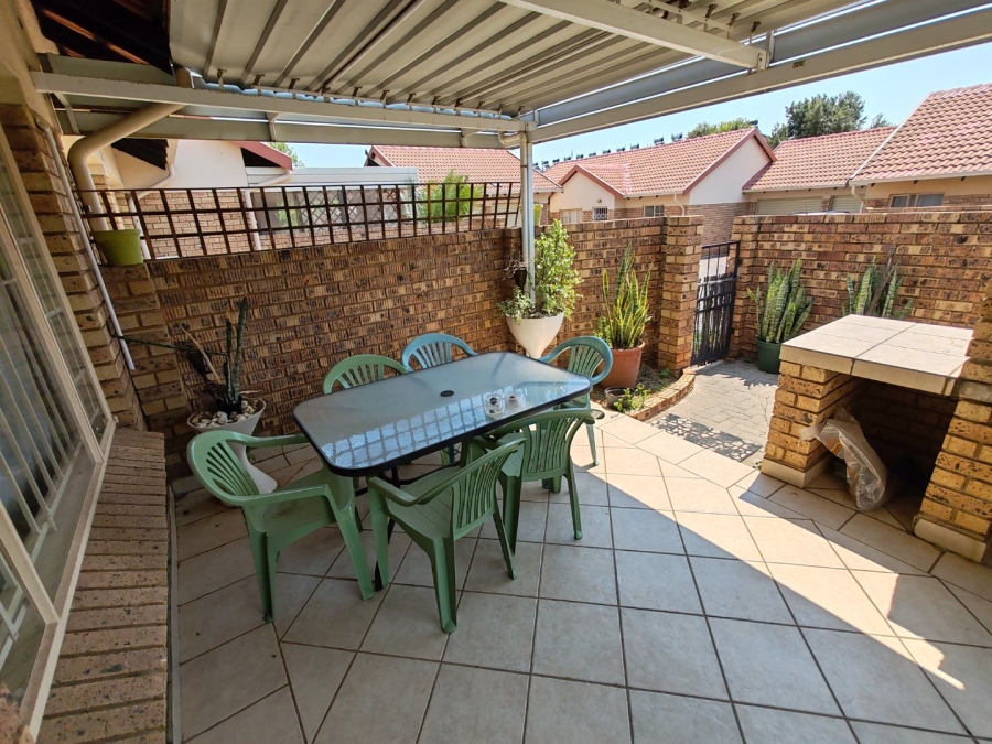 2 Bedroom Property for Sale in Montana Park Gauteng