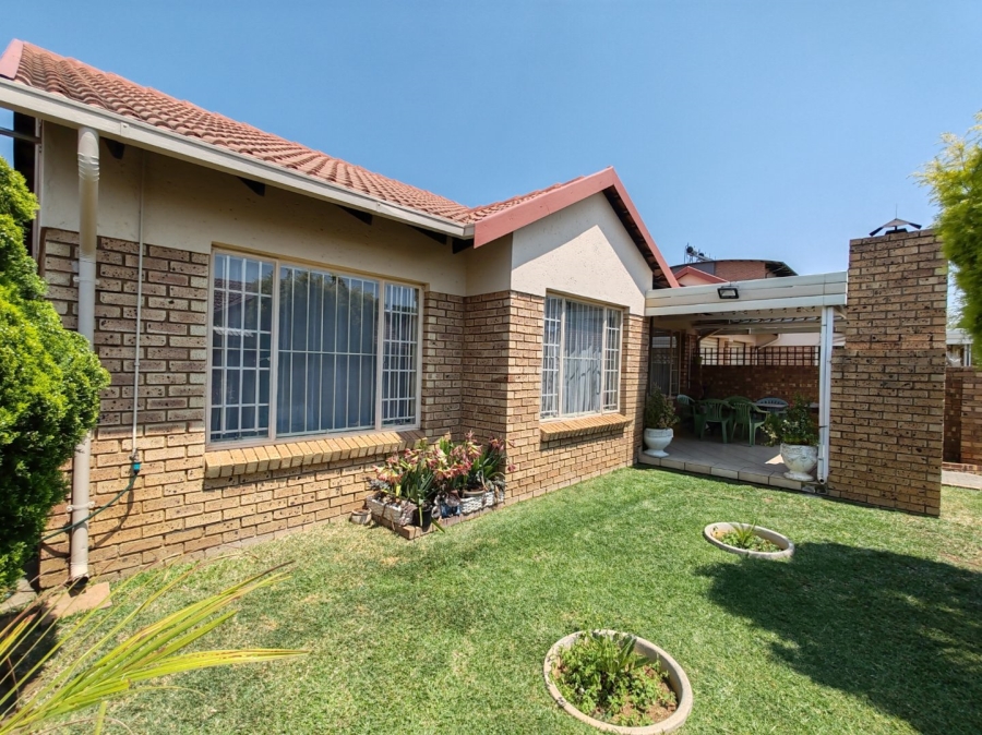 2 Bedroom Property for Sale in Montana Park Gauteng