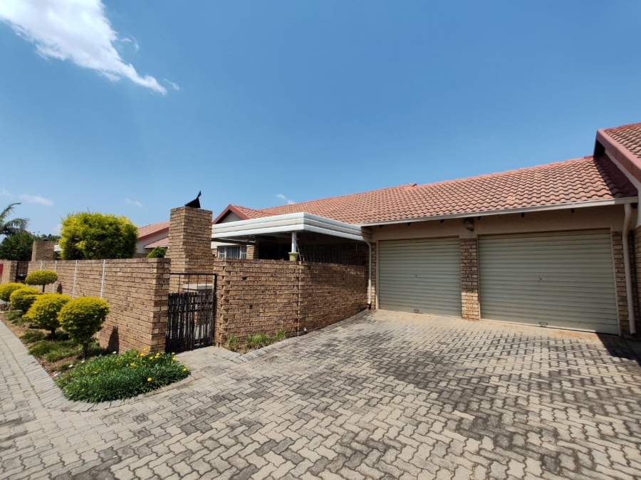 2 Bedroom Property for Sale in Montana Park Gauteng