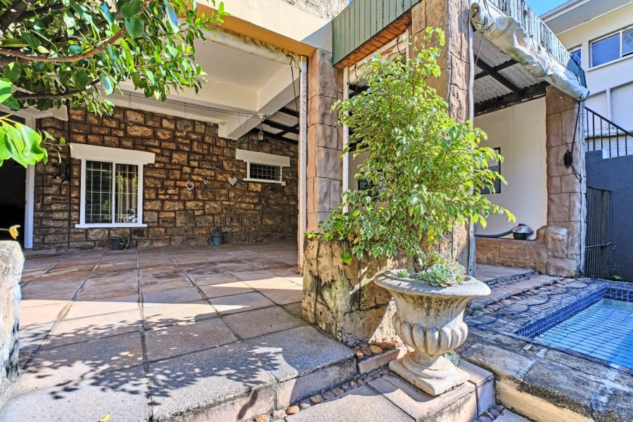 To Let 5 Bedroom Property for Rent in Kensington Gauteng