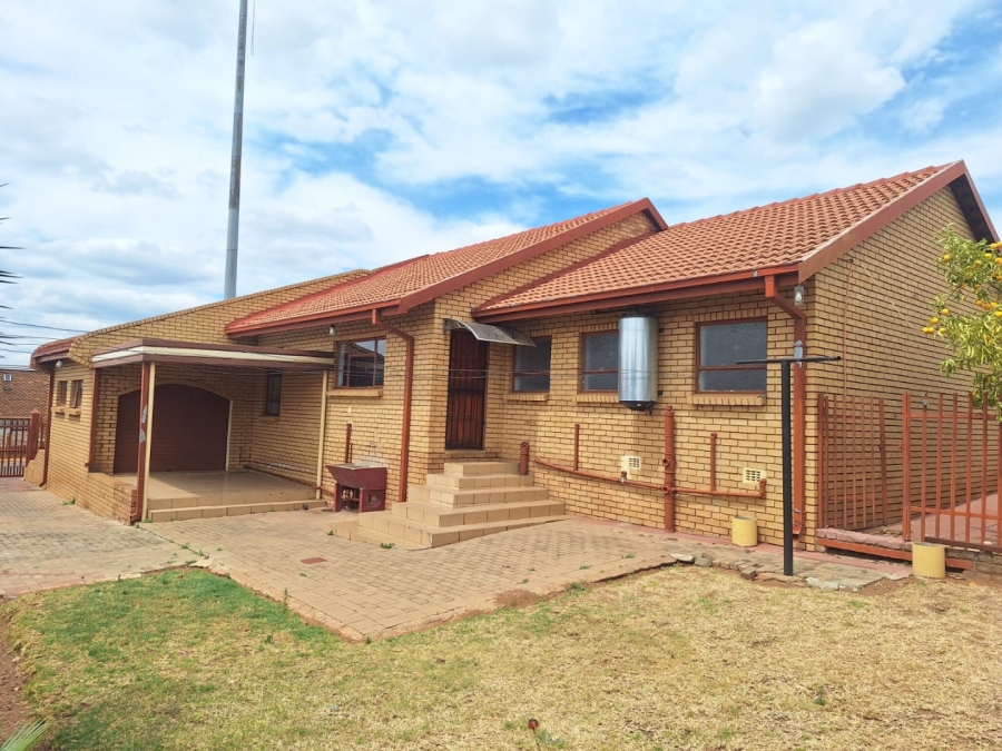 To Let 4 Bedroom Property for Rent in Soshanguve East Ext 4 Gauteng