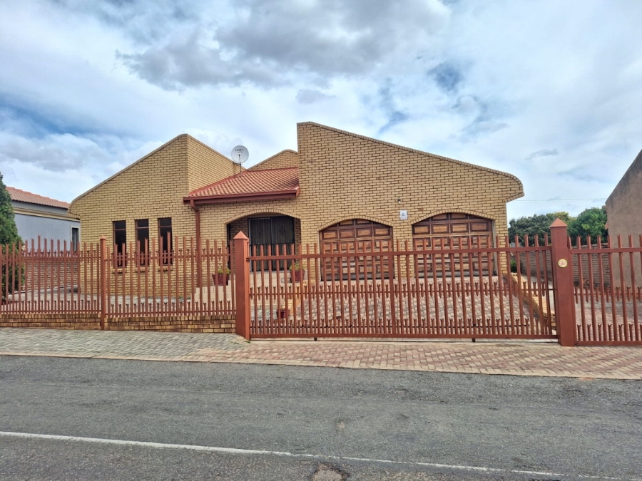 To Let 4 Bedroom Property for Rent in Soshanguve East Ext 4 Gauteng