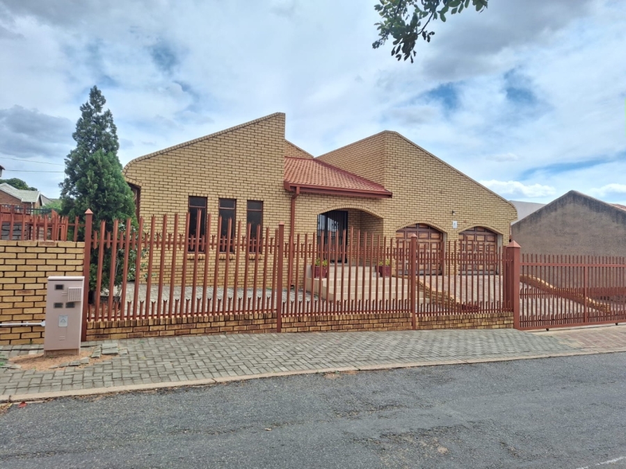 To Let 4 Bedroom Property for Rent in Soshanguve East Ext 4 Gauteng