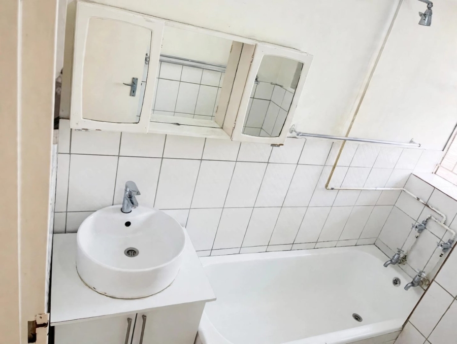 To Let 2 Bedroom Property for Rent in Lyndhurst Gauteng