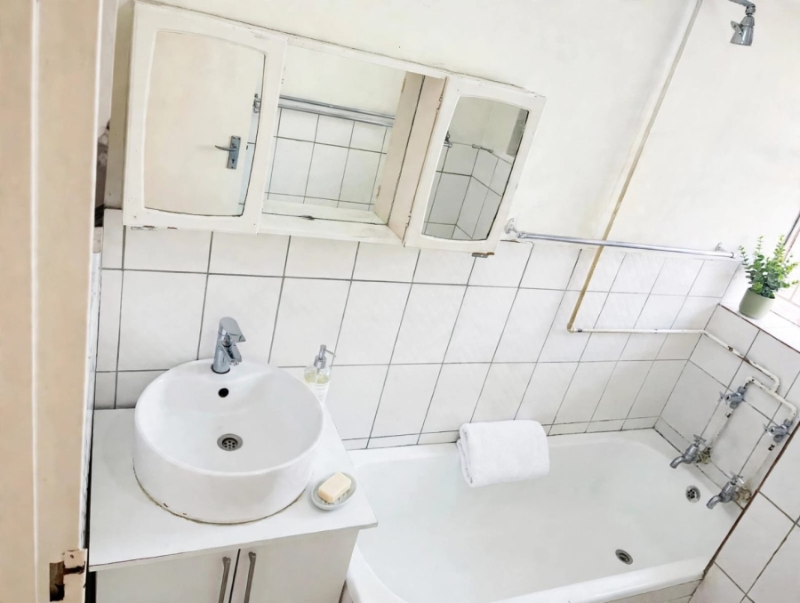 To Let 2 Bedroom Property for Rent in Lyndhurst Gauteng