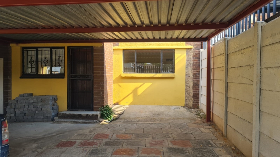 To Let 1 Bedroom Property for Rent in Robertsham Gauteng