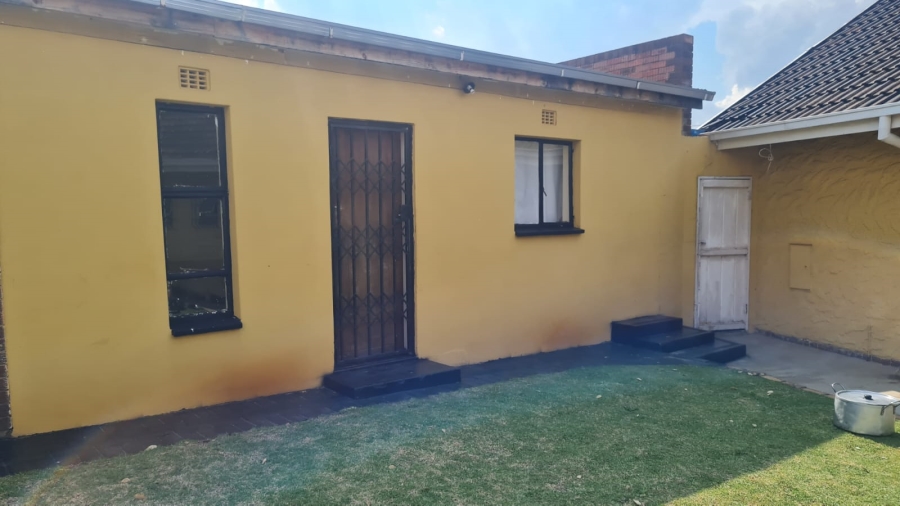 To Let 1 Bedroom Property for Rent in Robertsham Gauteng