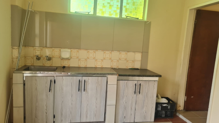 To Let 1 Bedroom Property for Rent in Robertsham Gauteng