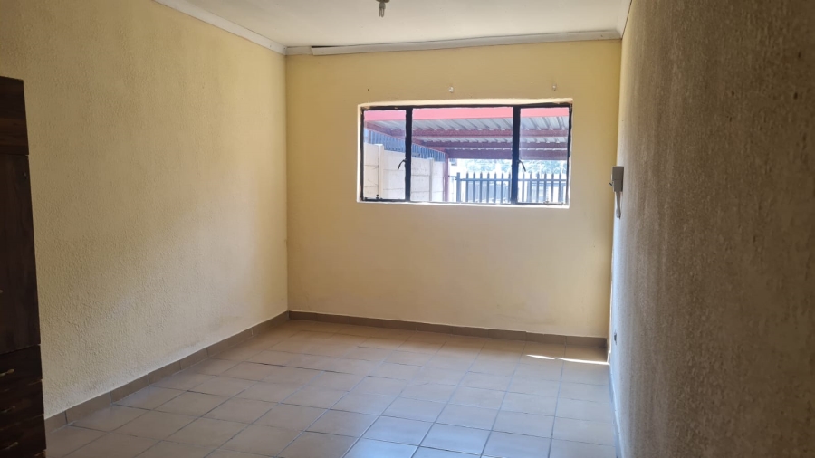 To Let 1 Bedroom Property for Rent in Robertsham Gauteng