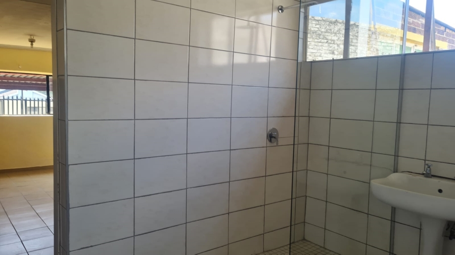 To Let 1 Bedroom Property for Rent in Robertsham Gauteng