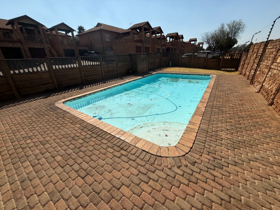 To Let 3 Bedroom Property for Rent in Clubview Gauteng