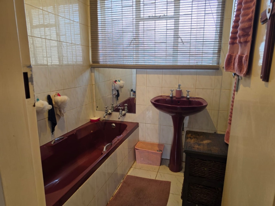 3 Bedroom Property for Sale in Birchleigh Gauteng