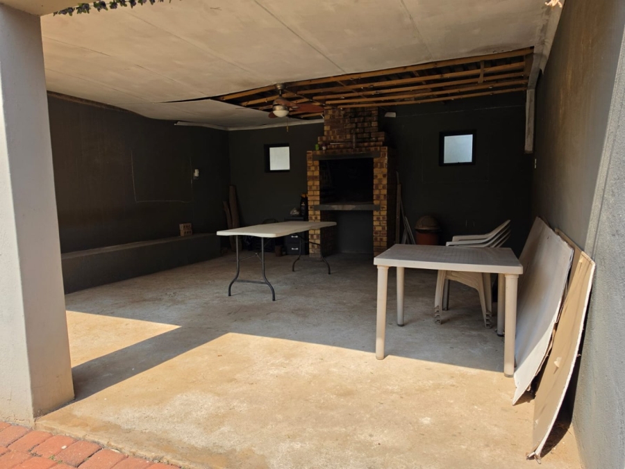 3 Bedroom Property for Sale in Birchleigh Gauteng