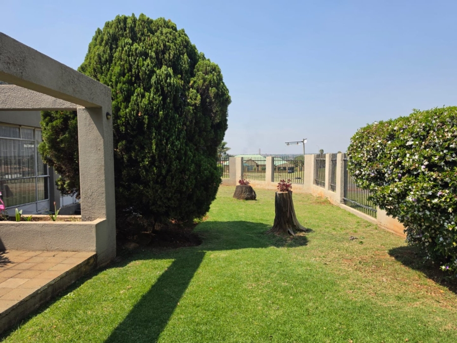 3 Bedroom Property for Sale in Birchleigh Gauteng