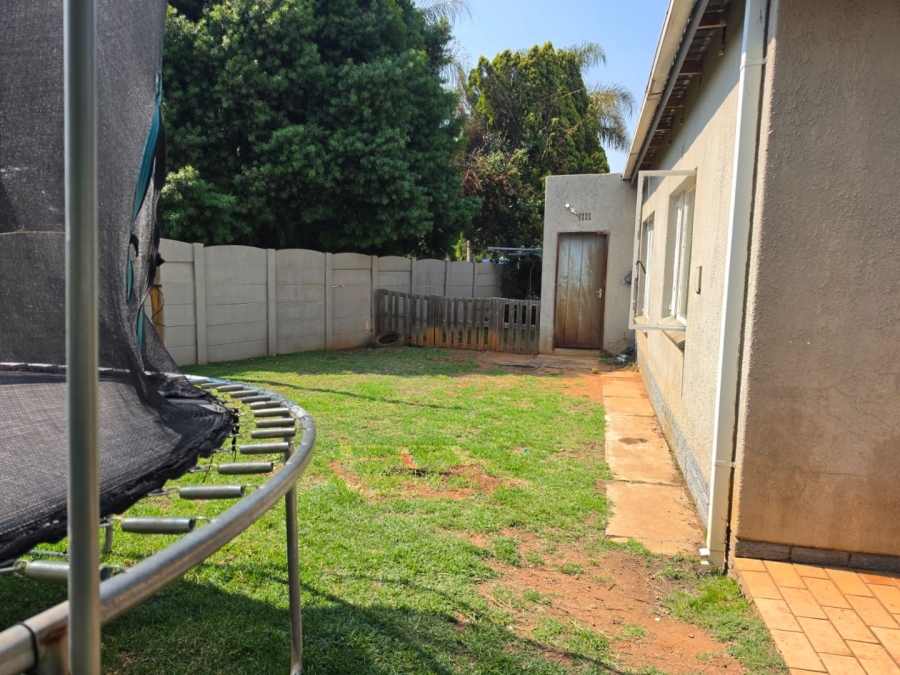 3 Bedroom Property for Sale in Birchleigh Gauteng