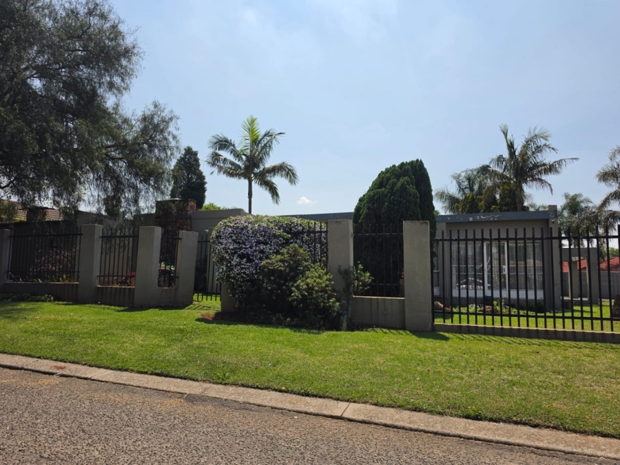 3 Bedroom Property for Sale in Birchleigh Gauteng