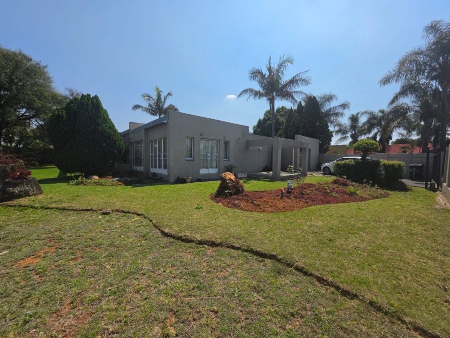 3 Bedroom Property for Sale in Birchleigh Gauteng