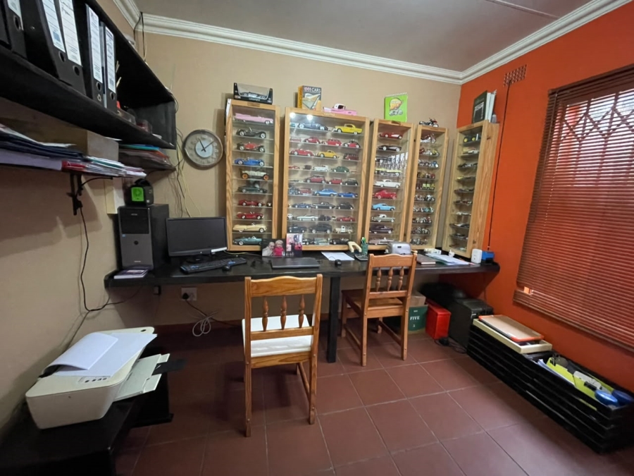 3 Bedroom Property for Sale in Wilro Park Gauteng