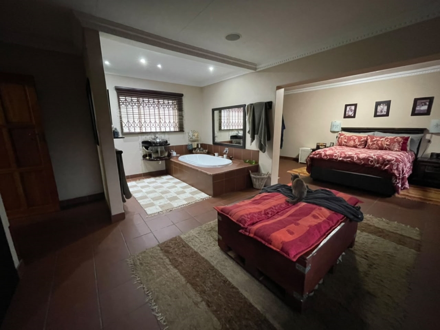 3 Bedroom Property for Sale in Wilro Park Gauteng