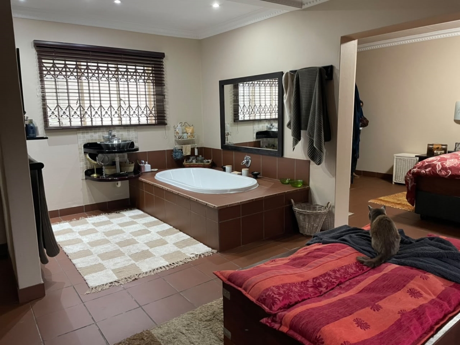 3 Bedroom Property for Sale in Wilro Park Gauteng