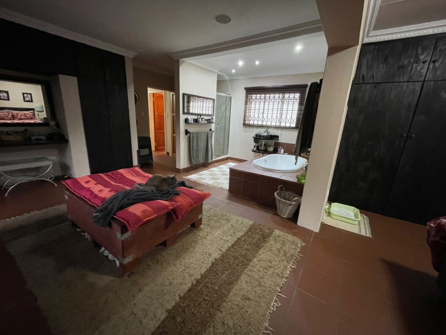 3 Bedroom Property for Sale in Wilro Park Gauteng