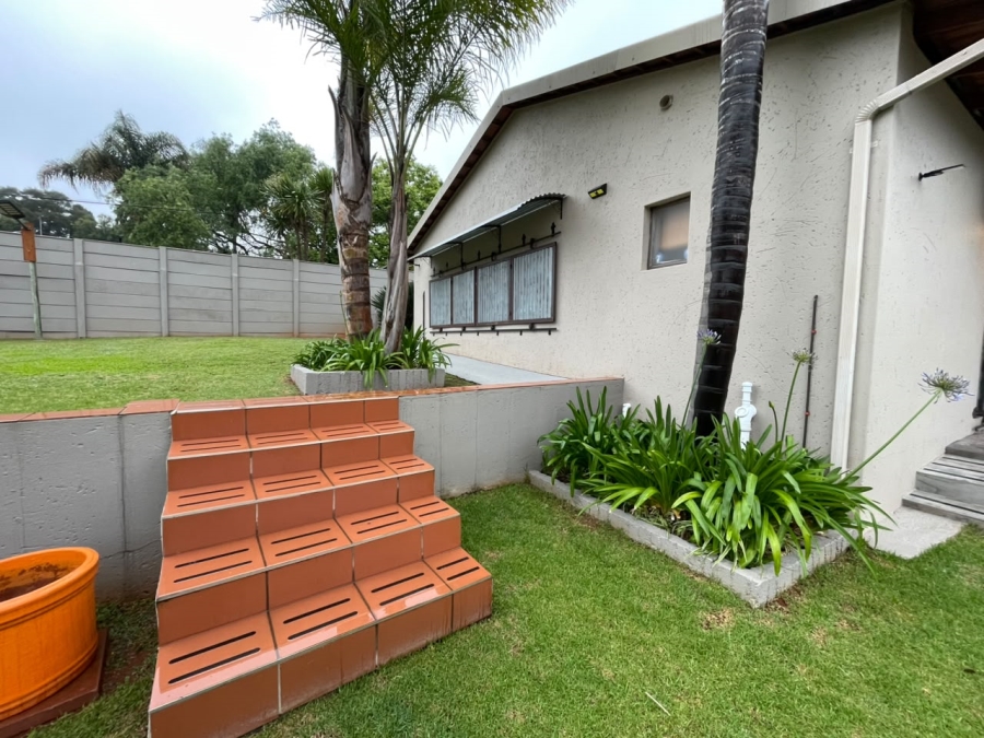 3 Bedroom Property for Sale in Wilro Park Gauteng