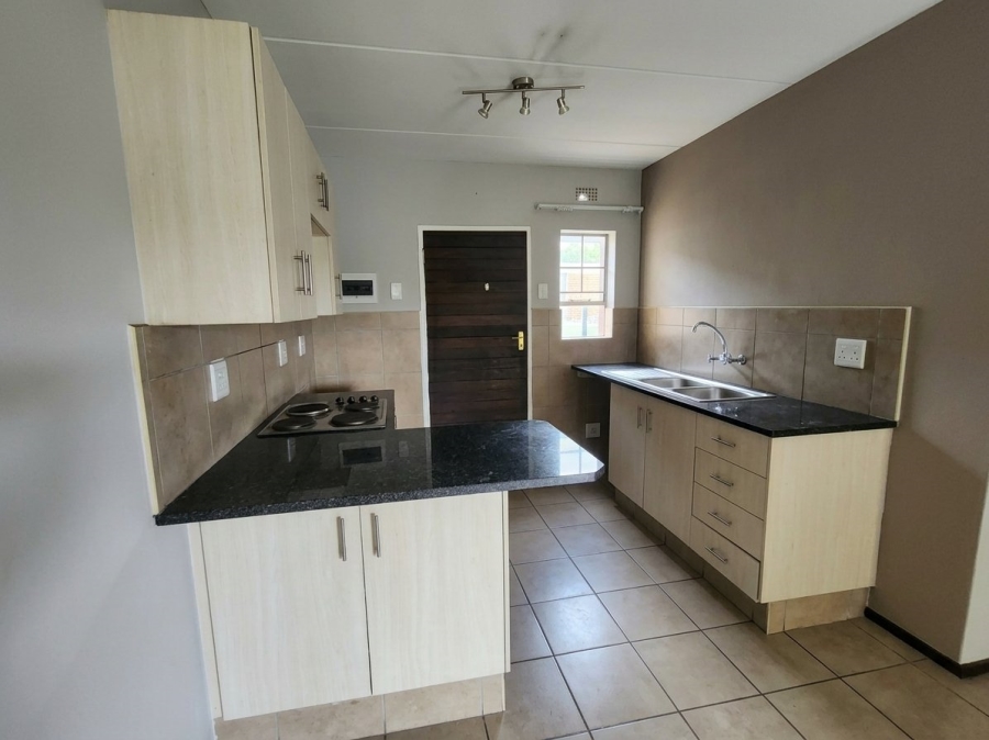2 Bedroom Property for Sale in Noordwyk Gauteng