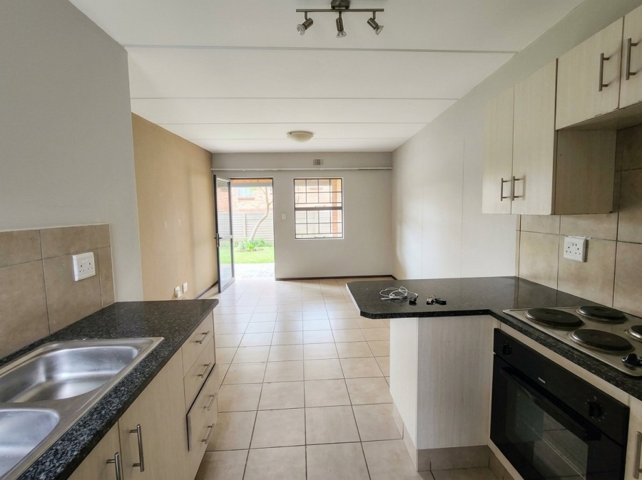 2 Bedroom Property for Sale in Noordwyk Gauteng