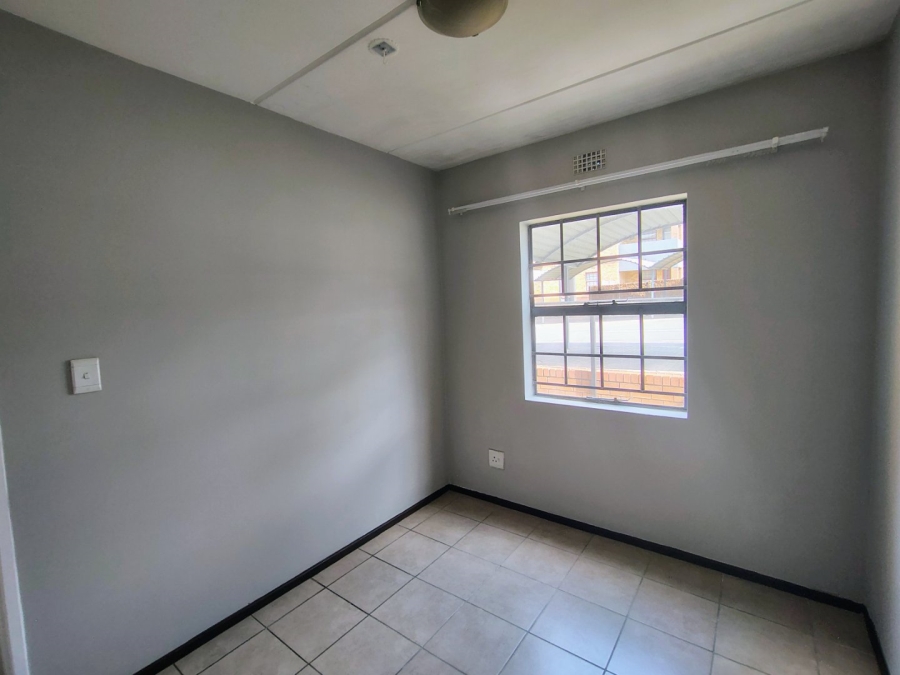 2 Bedroom Property for Sale in Noordwyk Gauteng