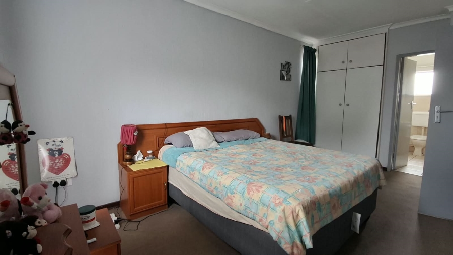 3 Bedroom Property for Sale in Three Rivers Proper Gauteng