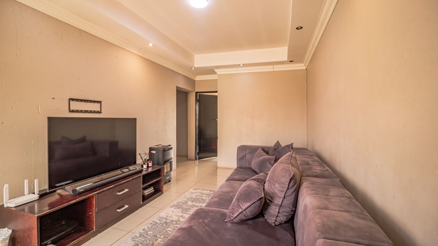 To Let 5 Bedroom Property for Rent in Alveda Gauteng